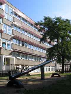 Südhof mit Wippe